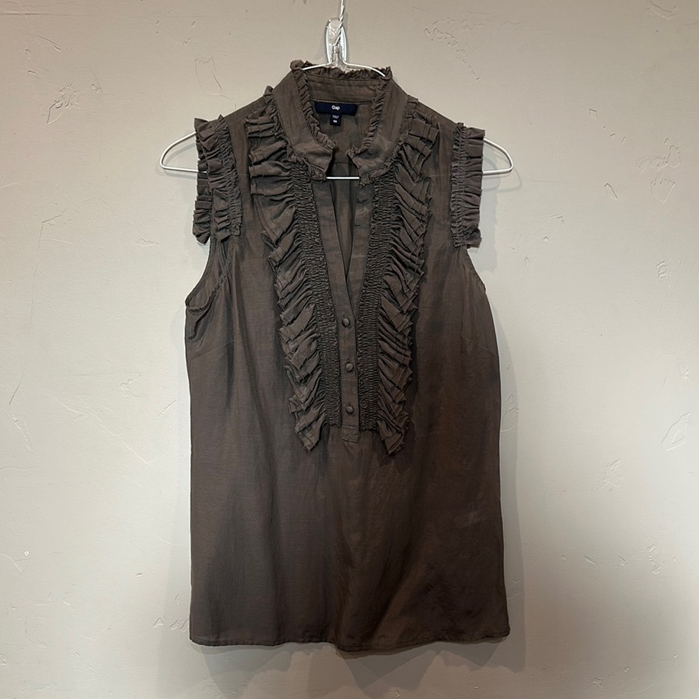 Women's Sleeveless Ruffle Top - Brown